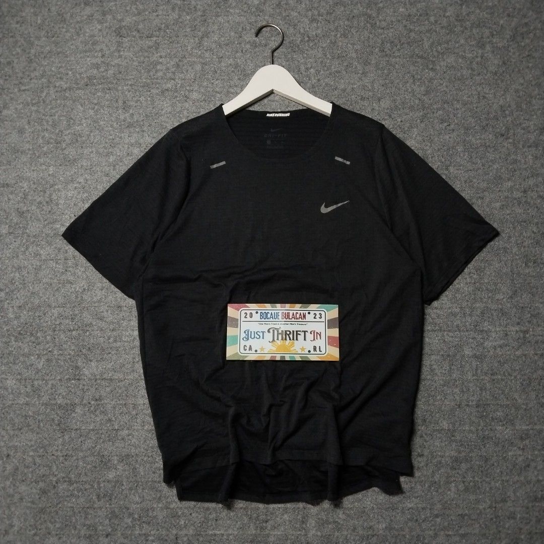 Nike Rise 365 Men's Running Top (Category: Tshirts & Polo Shirts ) located in Bocaue. Submitted by just_thrift_in (Listing ID 1467118813, Image 1). Description: As New Condition – Washed and Ready to Wear 📏 Size & Fit Information Please refer to the measurements below to ensure the best fit. Width is measured pit to pit, while length is taken from the top of the shoulder down to the bottom of the garment. All measurements are in inches for easy 