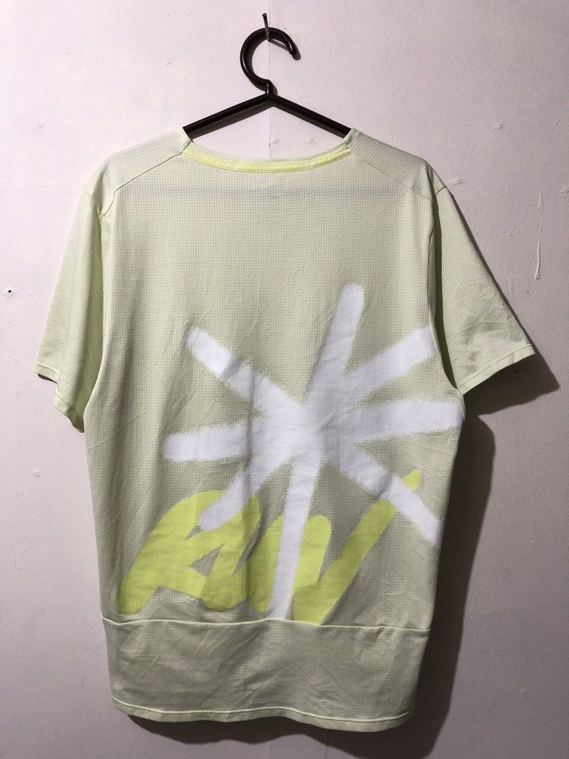 Nike Running Shirt (Category: Activewear) located in Manila. Submitted by raremountain00 (Listing ID 1467157566, Image 3). Description: Authentic Excellent condition No issue .