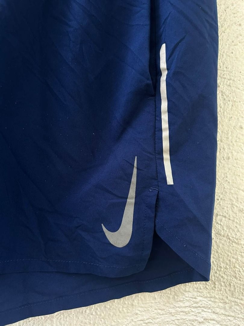 NIKE RUNNING SHORT (Category: Shorts) located in Caloocan City. Submitted by j3ngsanity (Listing ID 1467081650, Image 2). Description: ISSUE : MIN LINTS / TINANGGAL YUNG INNER LAYER DIMES : 31x25x14.