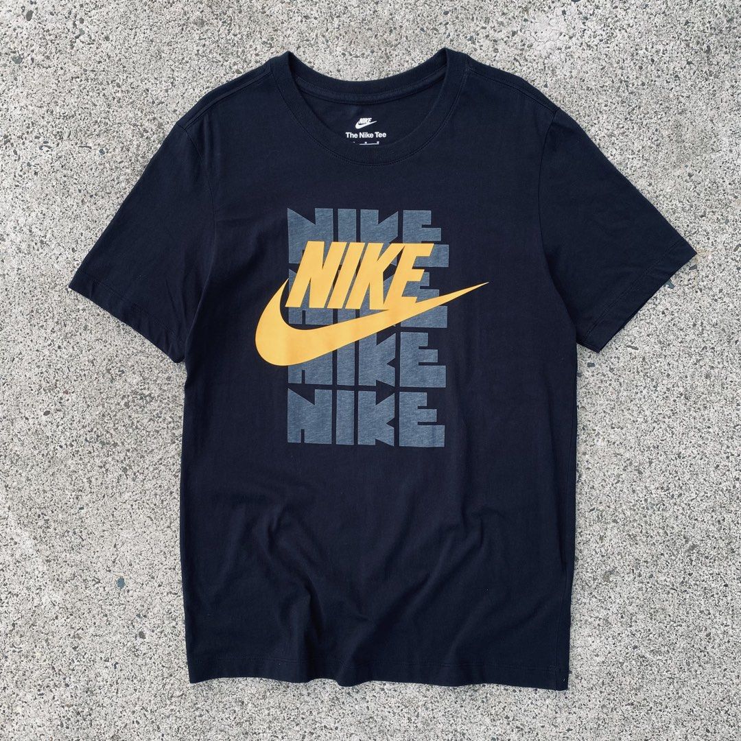 Nike shirt (Category: Tshirts & Polo Shirts ) located in Lapu-Lapu City. Submitted by larry_oliver (Listing ID 1467133248, Image 1). Description: Nike shirt! Fit small to medium Dimension 18.5W x 27.5L Condition 9.6/10 Color rate 9.7/10 Issue: none 450🏷️.