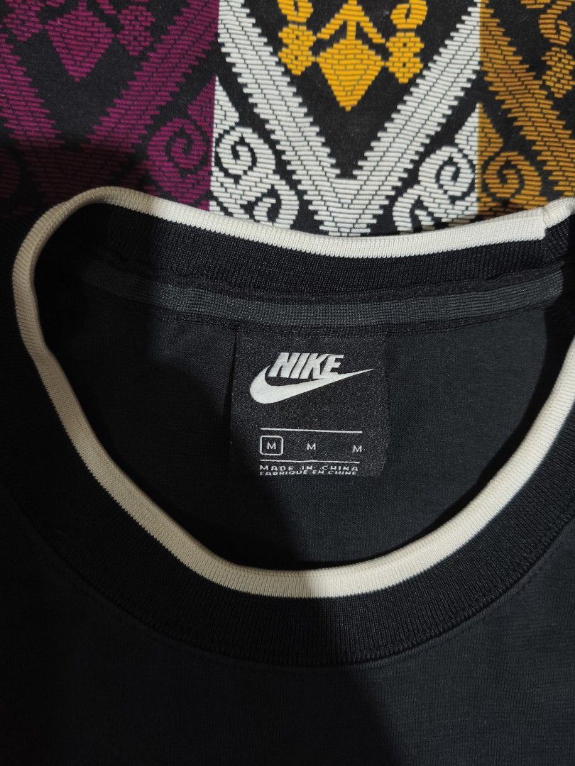 Nike Shirt Black Large Authentic (Category: Tshirts & Polo Shirts ) located in Pasig City. Submitted by althentic.ph (Listing ID 1467086718, Image 3). Description: 280 + J&T Shipping Fee Original Nike Shirt for Men Black Size Medium, fits ro LARGE Actual Measurements: Width - 22." Length - 27"/28" (longback) Very Good Thrifted Condition 9/10 ✔Tags are available upon request, can be sent thru PM ✔fix price ✔payment first policy thru gcash/bpi onli