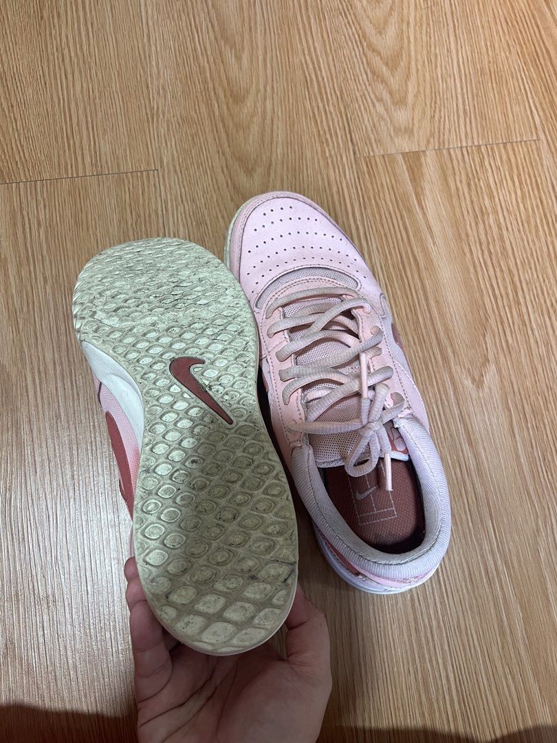 Nike shoes (Category: Everything Else Others) located in Manila. Submitted by millie.moon (Listing ID 1466984952, Image 3). Description: Nike shoes SIZE : 8.5 womens / EURO : 39 need wash/clean manage your expectations RFS: natambak nalang po.