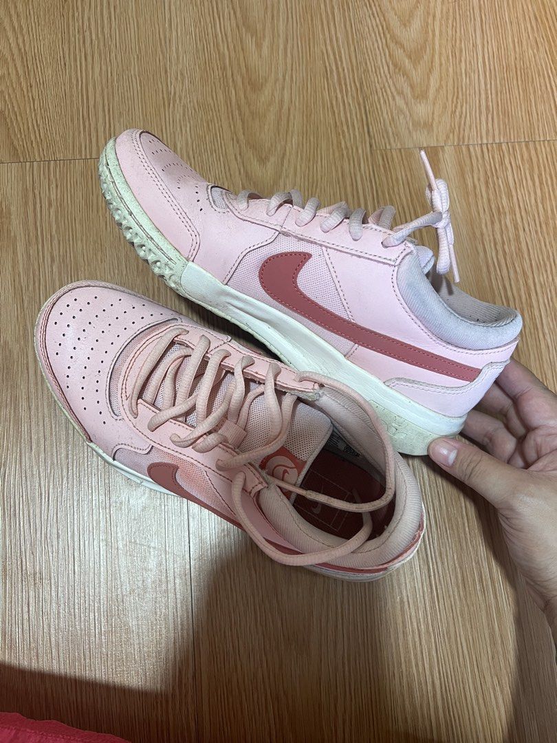 Nike shoes (Category: Everything Else Others) located in Manila. Submitted by millie.moon (Listing ID 1466984952, Image 2). Description: Nike shoes SIZE : 8.5 womens / EURO : 39 need wash/clean manage your expectations RFS: natambak nalang po.