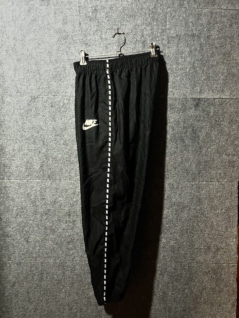 NIKE SIDE TAPPED LOGO TRACKPANTS (Category: Joggers) located in Naga. Submitted by goodfinds_only.v1 (Listing ID 1467106876, Image 3). Description: FOR SALE -NIKE SIDE TAPPED TRACK PANTS SIZE:SMALL MEASUREMENTS WAISTLINE:25 UP TO 32 STRETCH LENGTH:32 INCHES COLOR RATE:10/10 EXCELLENT CONDITION NO FLAWS DM ME TO PURCHASE! LOCATION:NAGA CITY BICOL.