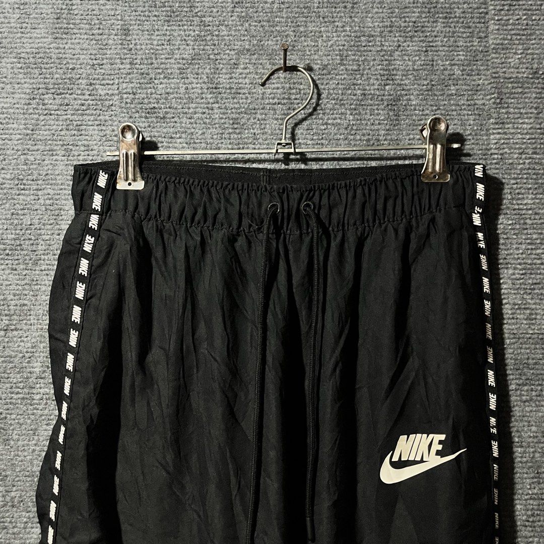 NIKE SIDE TAPPED LOGO TRACKPANTS (Category: Joggers) located in Naga. Submitted by goodfinds_only.v1 (Listing ID 1467106876, Image 2). Description: FOR SALE -NIKE SIDE TAPPED TRACK PANTS SIZE:SMALL MEASUREMENTS WAISTLINE:25 UP TO 32 STRETCH LENGTH:32 INCHES COLOR RATE:10/10 EXCELLENT CONDITION NO FLAWS DM ME TO PURCHASE! LOCATION:NAGA CITY BICOL.