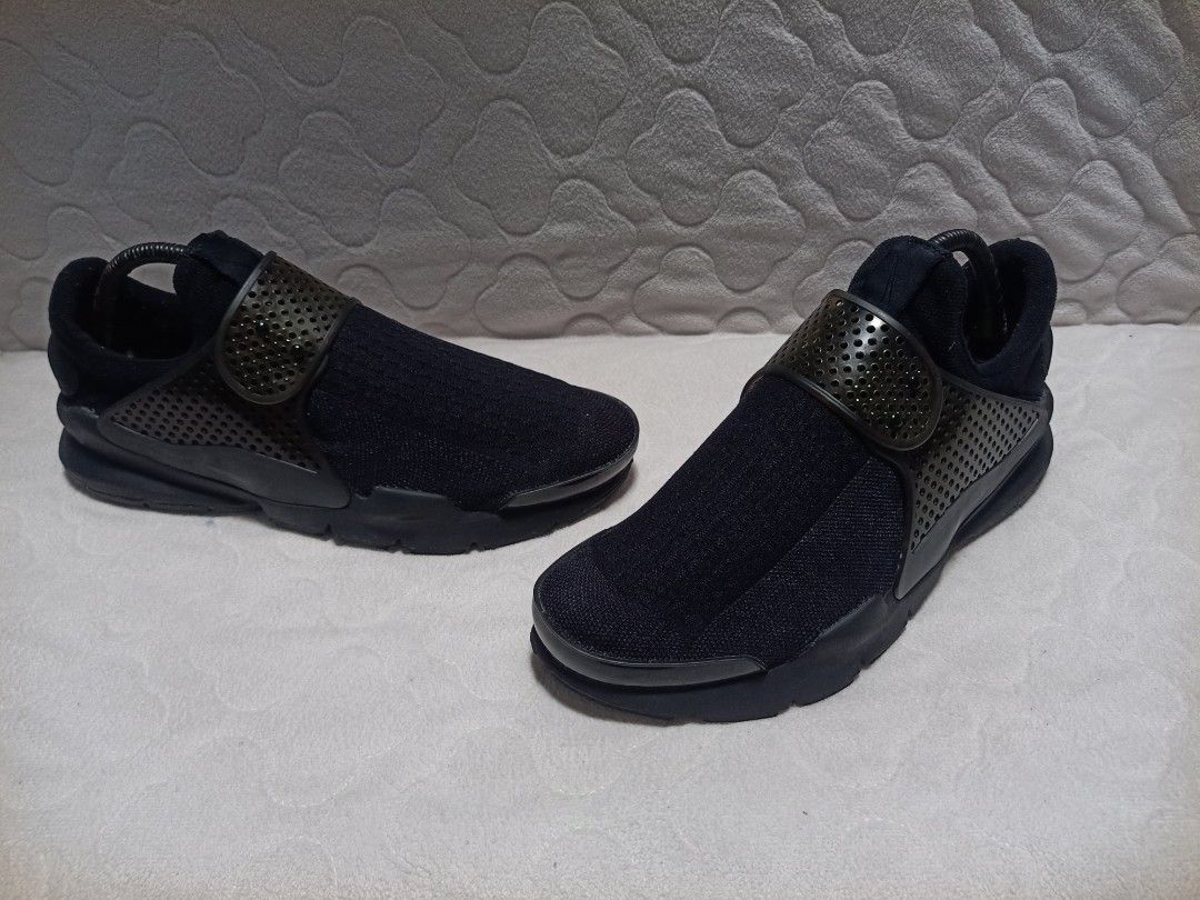 NIKE SOCK DART (Category: Sneakers) located in Mandaue City. Submitted by ungria_urban_treasures (Listing ID 1467019811, Image 3). Description: ORIGINAL 💯 PRELOVED 👟 CLICK THE PICTURE FOR DETAILS CAN SHIP NATIONWIDE PAYMENT FIRST KUNG SHIPPING PARA PANATAG KAYU PWEDE VIDEO CALL OR VOUCH NYU PO AKU 📌 PERO PWEDE COD KUNG CEBU AREA MESSAGE ME FOR MORE DETAILS 😊🙏.