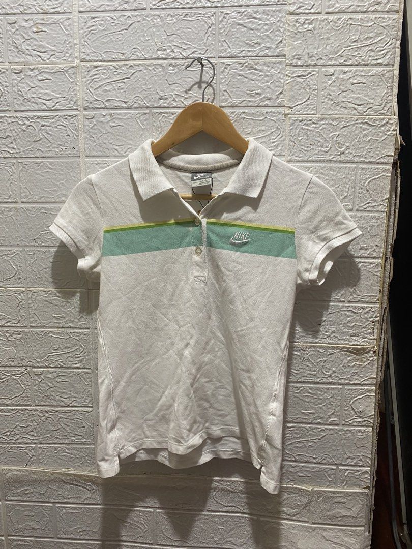 Nike Sportswear Polo (Category: Others Tops) located in Surigao. Submitted by vintureph.co (Listing ID 1467157867, Image 1). Description: size xs minimal discoloration sa color green na part (white dot).