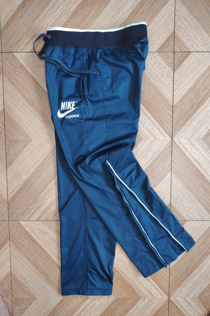 Nike Sportswear Track Pants ( nylon ) (Category: Joggers) located in Marikina City. Submitted by kingdrel (Listing ID 1466979351, Image 2). Description: Nike Sportswear Track Pants ( nylon ) W 28 -35 L 38 L/O 7.5 - 9 OPEN ZIPPER.