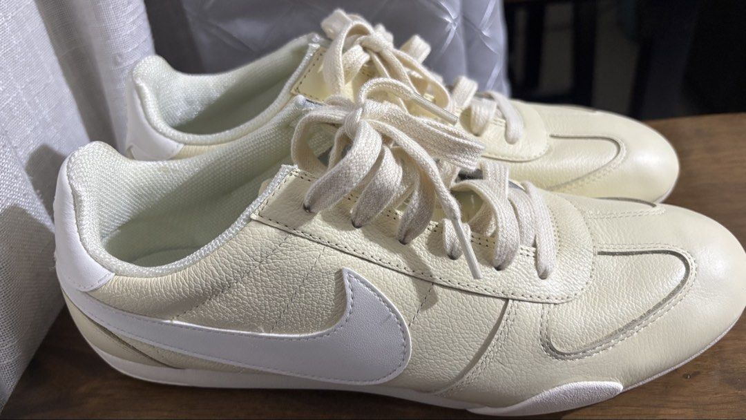 Nike Sprint Sister Sneakers Yellow (Category: Sneakers) located in Cebu City. Submitted by pineappleonpizzas0516 (Listing ID 1467070571, Image 2). Description: Nike Sprint Sister Color Yellow Size 8 US No box Rfs: wrong size.