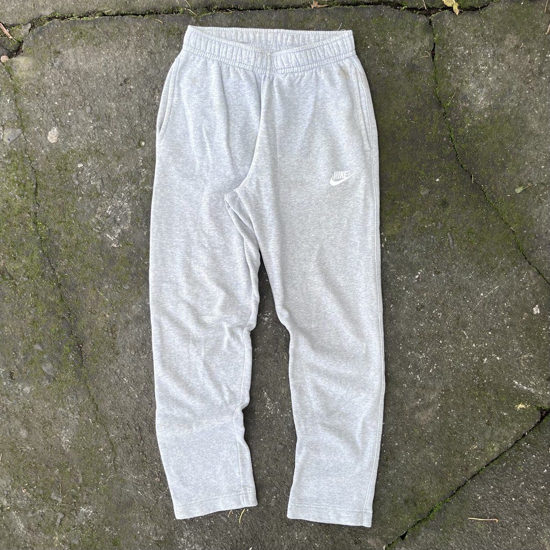 Nike Sweatpants (Category: Joggers) located in Nagcarlan. Submitted by swiftgem-d189 (Listing ID 1467026848, Image 1). Description: Pm for more details!.