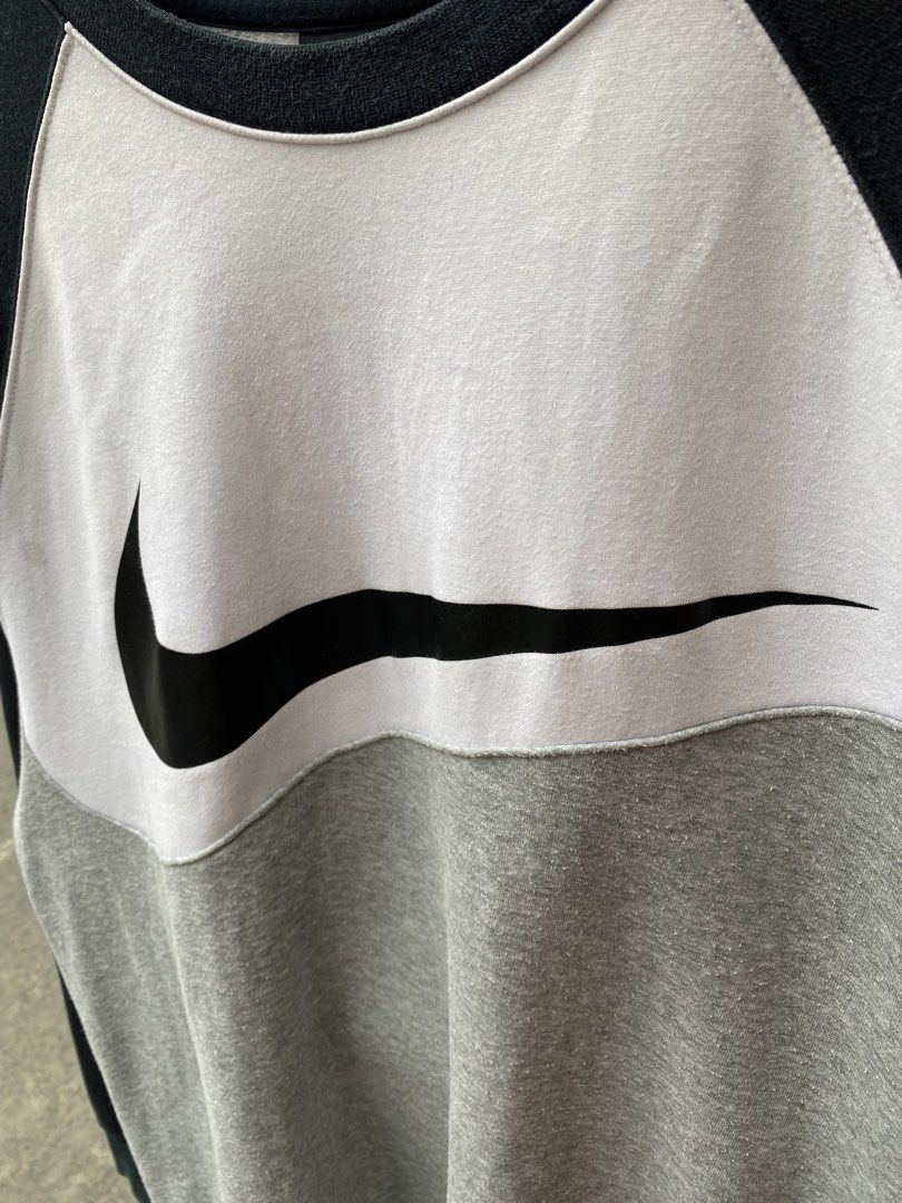Nike Swoosh (Category: Activewear) located in Manila. Submitted by kgthrifty. (Listing ID 1467127238, Image 2). Description: NIKE SWOOSH SWEATER DIMES: 24x28.5 COLOR RATE: 9.5 MINIMAL OIL STAIN EXCELLENT CONDITION 🏷 750.
