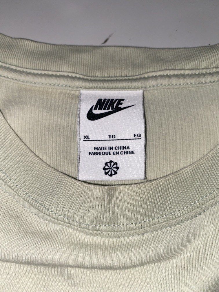 NIKE T SHIRT (Category: Tshirts & Polo Shirts ) located in Quezon. Submitted by ejay.thrift.clothes (Listing ID 1467164473, Image 3). Description: .