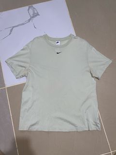 (Category: ) located in . Submitted by ejay.thrift.clothes (Listing ID 1467164473, Image 1). Description: .