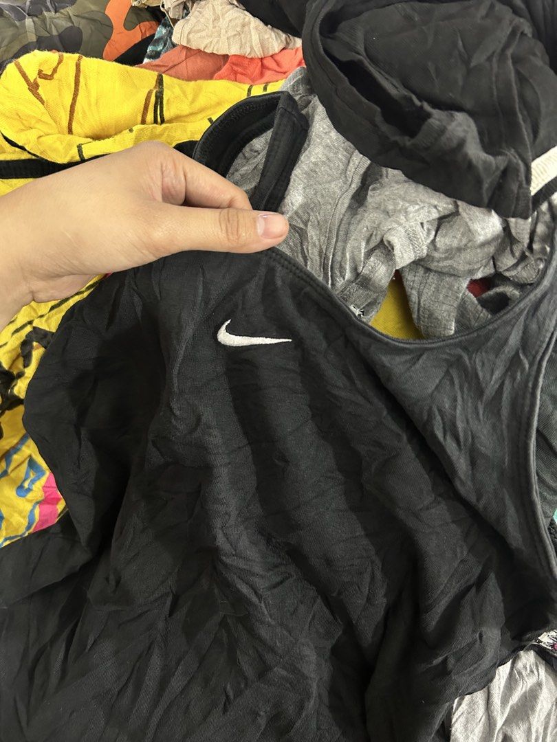 Nike Tank Top (Category: Sleeveless) located in Kabankalan. Submitted by leans_closet (Listing ID 1467092500, Image 2). Description: S-m, best fit petite med.