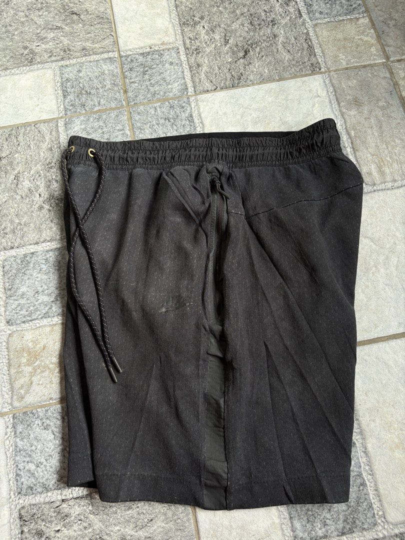 Nike Tech Fleece Short (Category: Shorts) located in Calamba. Submitted by manila.fits (Listing ID 1466972488, Image 3). Description: Nike Tech Fleece Short Medium Waist 30-36 Length 18 As new.