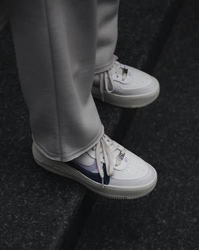 NIKE W AF1 plt.af.orm LV8 (Category: Sneakers) located in General Trias. Submitted by meryowls999 (Listing ID 1466994594, Image 2). Description: W AF1 PLT.AF.ORM LV8 SUMMIT WHITE/MIDNIGHT NAVY BLANC SOMMET/MARINE MINUIT US 8.5 (refer to photo for the actual size).