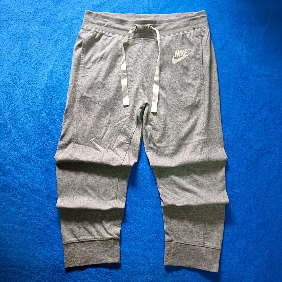 Nike Women's Capri Pants (Category: Activewear) located in Antipolo. Submitted by juliane_thrift-declutters (Listing ID 1467086382, Image 1). Description: Nike Women's Capri Pants Size: 30 inches (Adjustable) Length: 31.5 inches Thigh: 16 inches Leg Opening: 12 inches Issue: None Tags: Complete Wash Tags Overall Condition: 8/10 * Color may vary due to lighting.