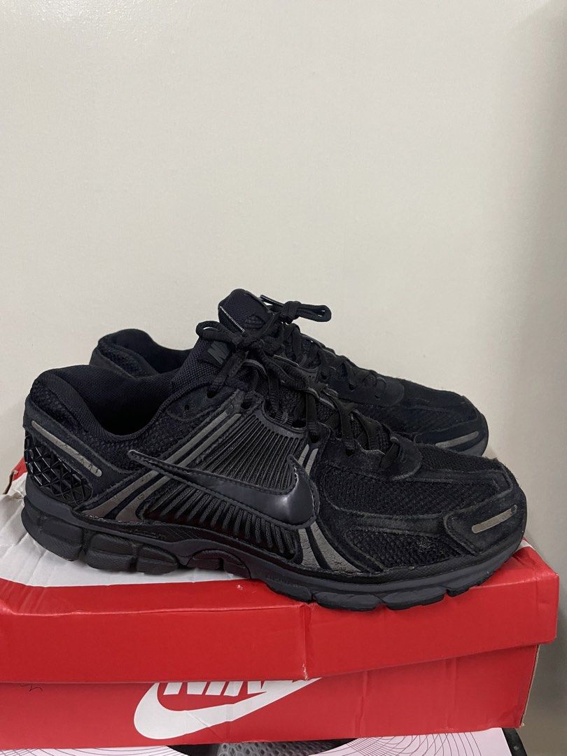 Nike Zoom Vomero 5 Black Anthracite US11 (Category: Sneakers) located in Quezon City. Submitted by drake0302 (Listing ID 1466990331, Image 3). Description: For sale: nike zoom vomero 5 black anthracite US11 , no box , 2024 release , authentic.