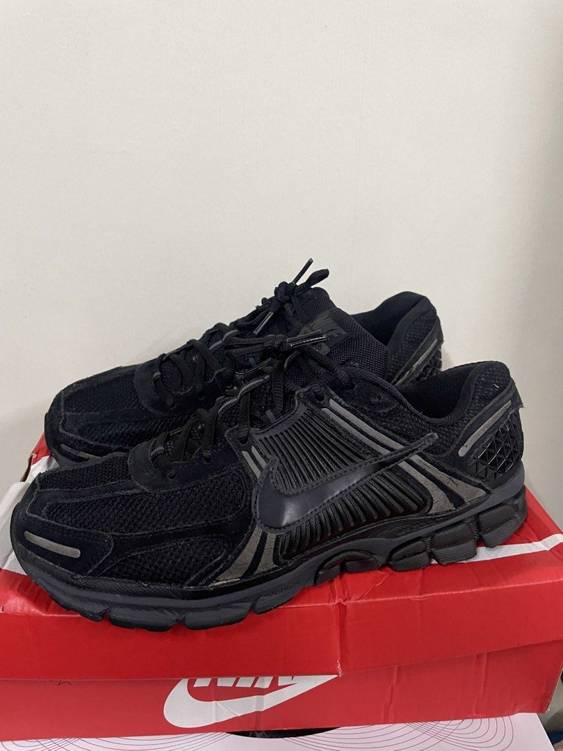Nike Zoom Vomero 5 Black Anthracite US11 (Category: Sneakers) located in Quezon City. Submitted by drake0302 (Listing ID 1466990331, Image 1). Description: For sale: nike zoom vomero 5 black anthracite US11 , no box , 2024 release , authentic.