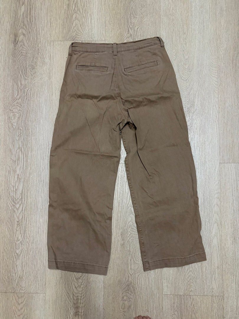 Nine West Brown Drawstring Wide Leg Pants (Category: Jeans) located in Makati City. Submitted by sbllia (Listing ID 1467110090, Image 2). Description: - Brand: Nine West - Color: Brown (earthy tone) - Style: Wide leg cut - Waistline: Adjustable white drawstring with standard belt loops - Pockets: 2 front slip pockets and 2 back mock welt pockets - Material: Sturdy woven fabric.