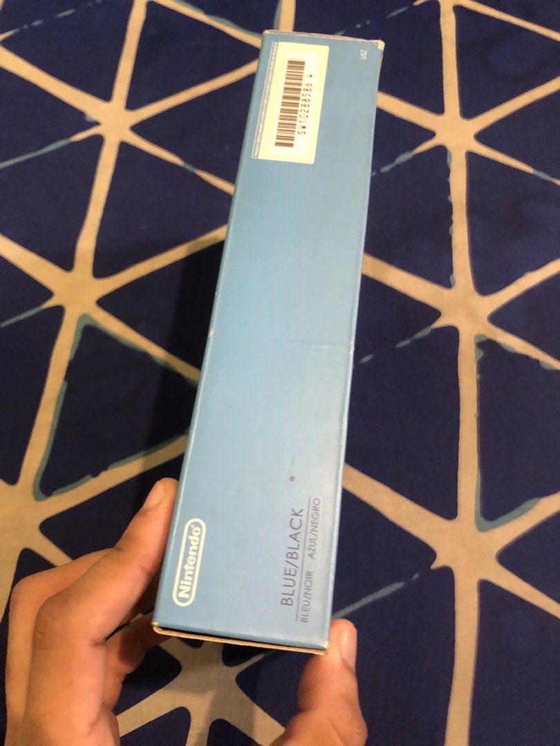 Nintendo 3DS XL black blue - BOX ONLY (Category: Cases & Covers) located in Quezon City. Submitted by markgolveo (Listing ID 1467010279, Image 3). Description: Nintendo 3DS XL black blue - BOX ONLY Signs of wears .