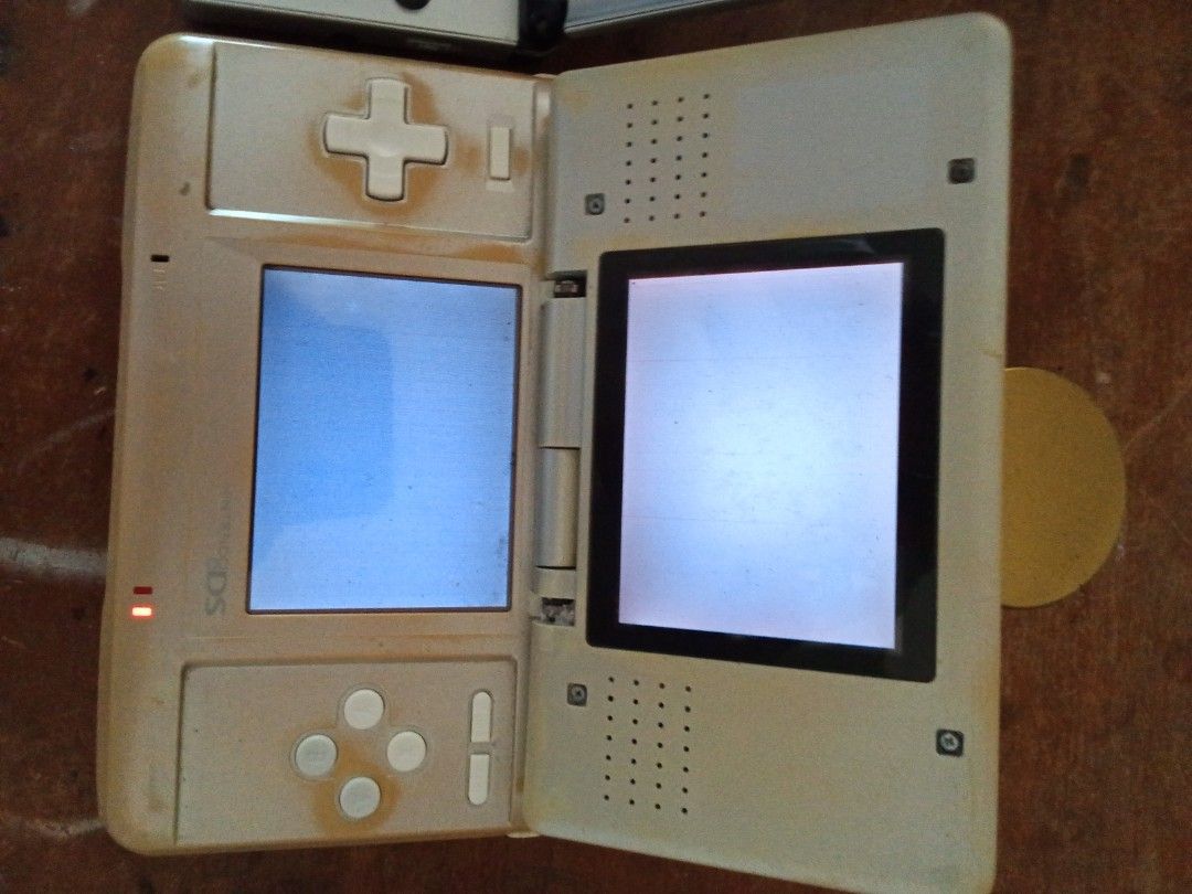 NINTENDO DS BUNDLE (defective!) (Category: Nintendo) located in Manila. Submitted by mystictree.4819aa (Listing ID 1466988299, Image 2). Description: the original ds writer doesn't have any display there's only lines but still working in the other hand the ds lite isn't working the bottom screen only flashes but still working po just need to replace the top screen like again po j&t lang po pang shipping and gcash and maya only po.