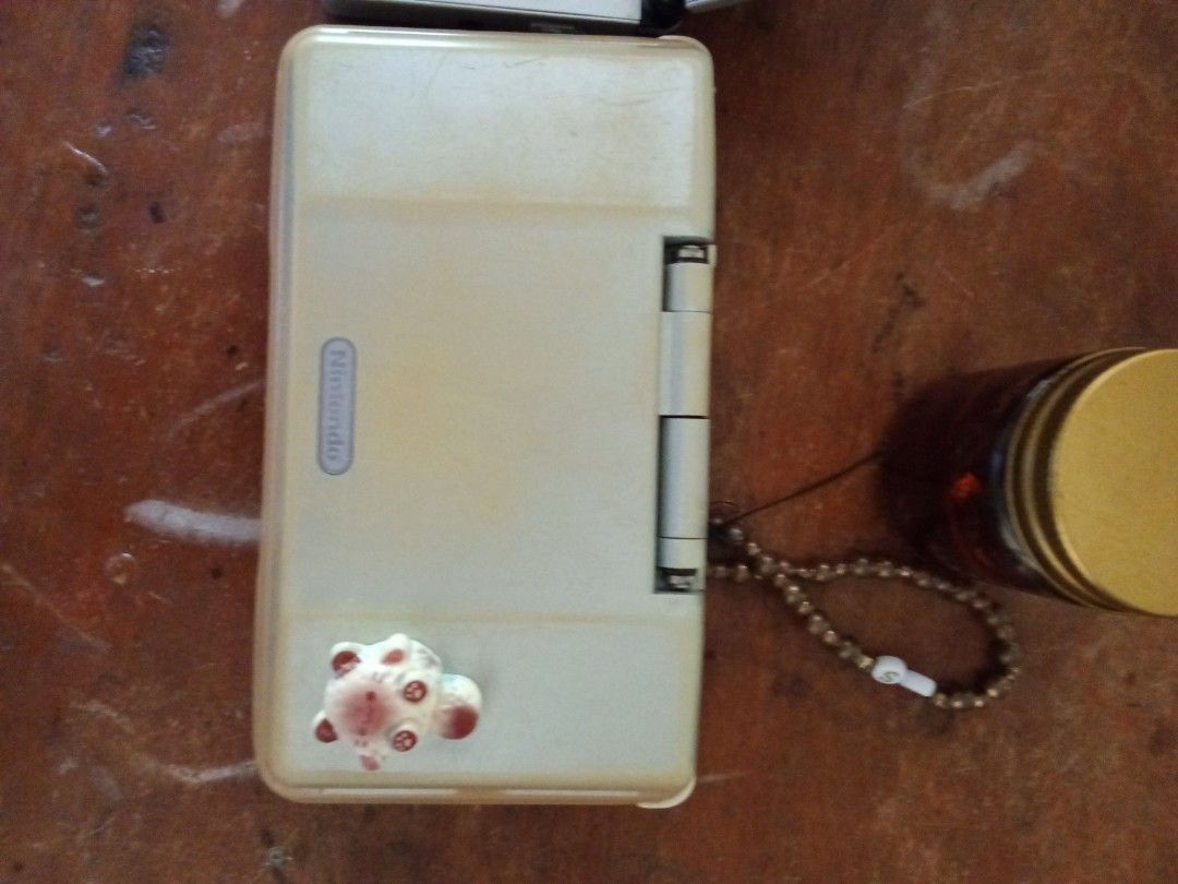 NINTENDO DS BUNDLE (defective!) (Category: Nintendo) located in Manila. Submitted by mystictree.4819aa (Listing ID 1466988299, Image 3). Description: the original ds writer doesn't have any display there's only lines but still working in the other hand the ds lite isn't working the bottom screen only flashes but still working po just need to replace the top screen like again po j&t lang po pang shipping and gcash and maya only po.