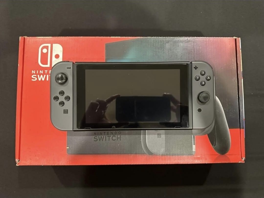 Nintendo Switch Console Bundle with LABO Kit (Category: Nintendo) located in Manila. Submitted by kuromi78 (Listing ID 1467067591, Image 2). Description: Nintendo Switch V2 + FREE Case + FREE Nintendo LABO Robot Kit (w/ game card - Authentic Nintendo Switch Console (Grey) with original box - Complete with original dock, power adapter, and cables - Includes Dobe carrying case with extra accessories, cleaning cloth, stylus, and thumb grips - Bundle