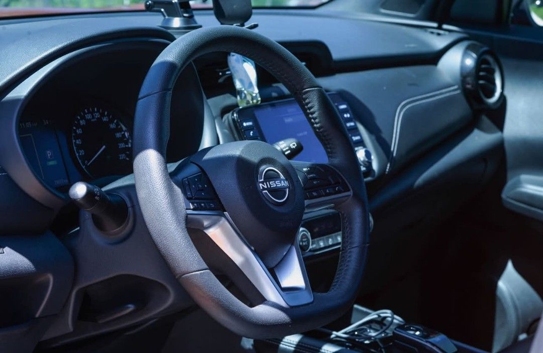 Nissan Kicks e Power VL Auto (Category: Used Cars) located in Angeles City. Submitted by roadmovie101808 (Listing ID 1466995526, Image 3). Description: For Sale: Nissan Kicks e-POWER VL (Top of the Line) • Price: PHP 1,000,000 (Slightly negotiable for serious buyers) • Mileage: 29,xxx km • Ownership: Lady-Owned, 1st Owner • Maintenance: Complete Casa-Maintained with official service records • History: 100% Not Flooded, No Accident History • Paper