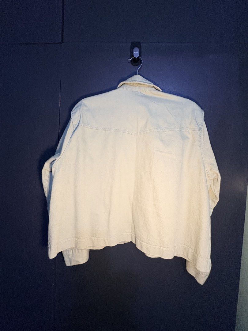 De Facto (Category: Coats, Jackets and Outerwear) located in Cavite. Submitted by loved_by_g (Listing ID 1466976835, Image 3). Description: Soft denim .