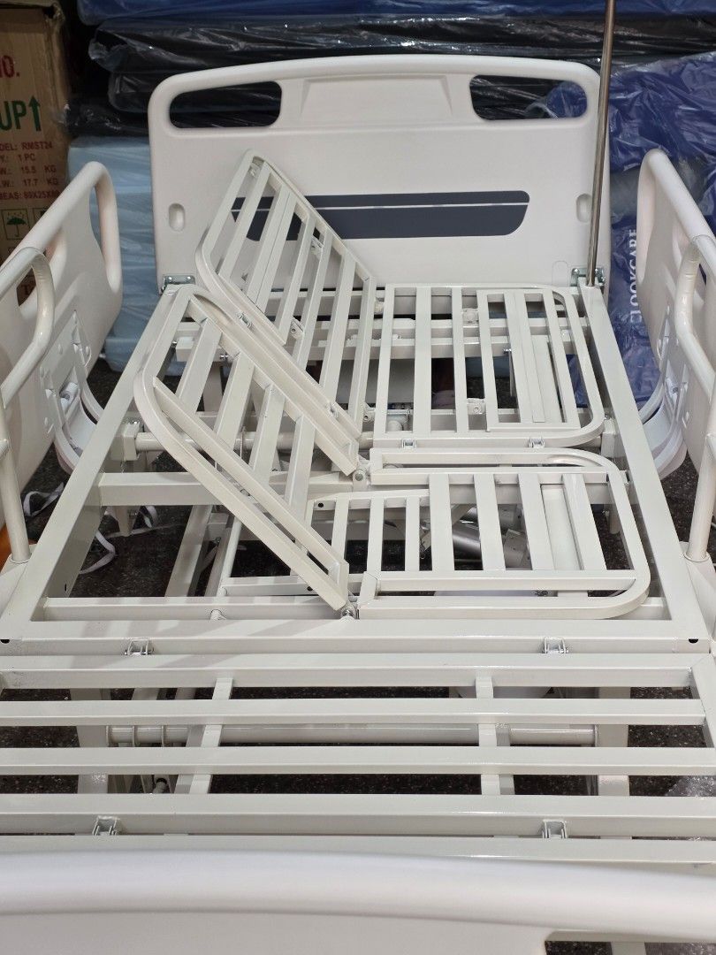 Nursing bed 5 cranks manual at Electric function (Category: Medical Supplies & Tools) located in Quezon City. Submitted by judaimedonlineshop23 (Listing ID 1467154797, Image 2). Description: Nursing bed electric 5 function.