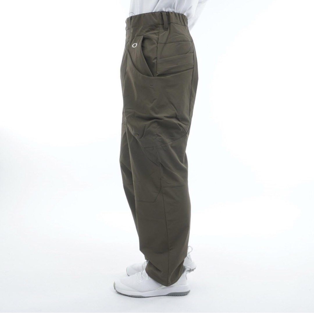 Oakley Army Green Pants (Category: Trousers) located in Manila. Submitted by raremountain00 (Listing ID 1467157008, Image 2). Description: Authentic Like new condition 32-38 waistline 39 length No issue .