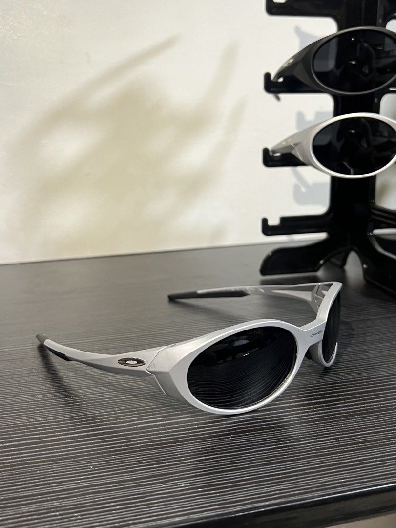 Oakley Eye Jacket Redux (Category: Sunglasses & Eyewear) located in Manila. Submitted by vaultoptics (Listing ID 1467094215, Image 3). Description: Loc: Pasig City Can ship nationwide.