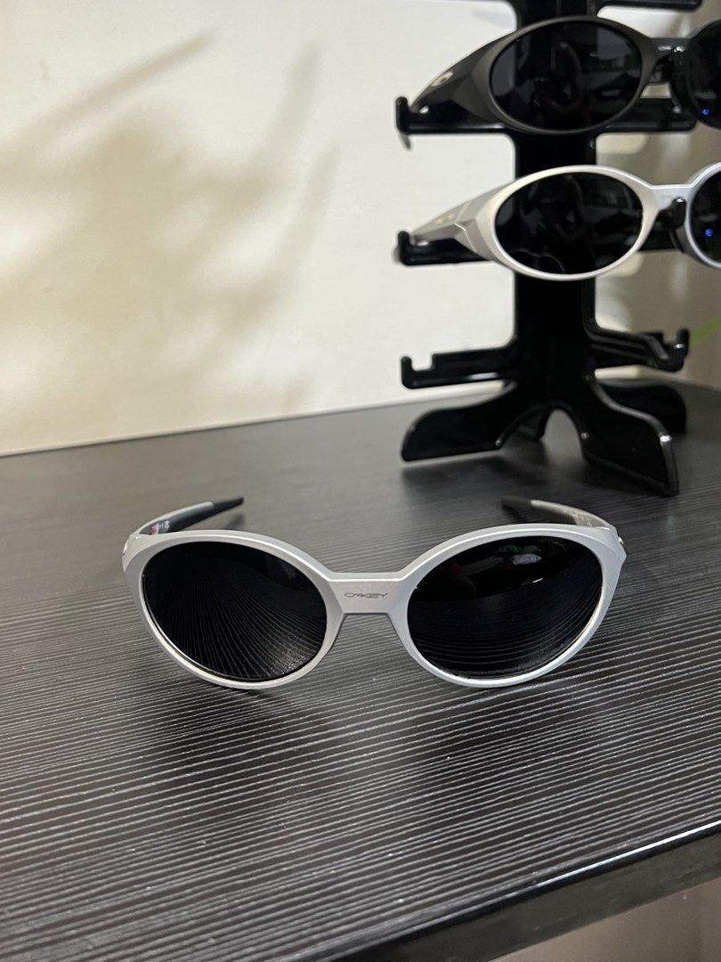 Oakley Eye Jacket Redux (Category: Sunglasses & Eyewear) located in Manila. Submitted by vaultoptics (Listing ID 1467094215, Image 2). Description: Loc: Pasig City Can ship nationwide.
