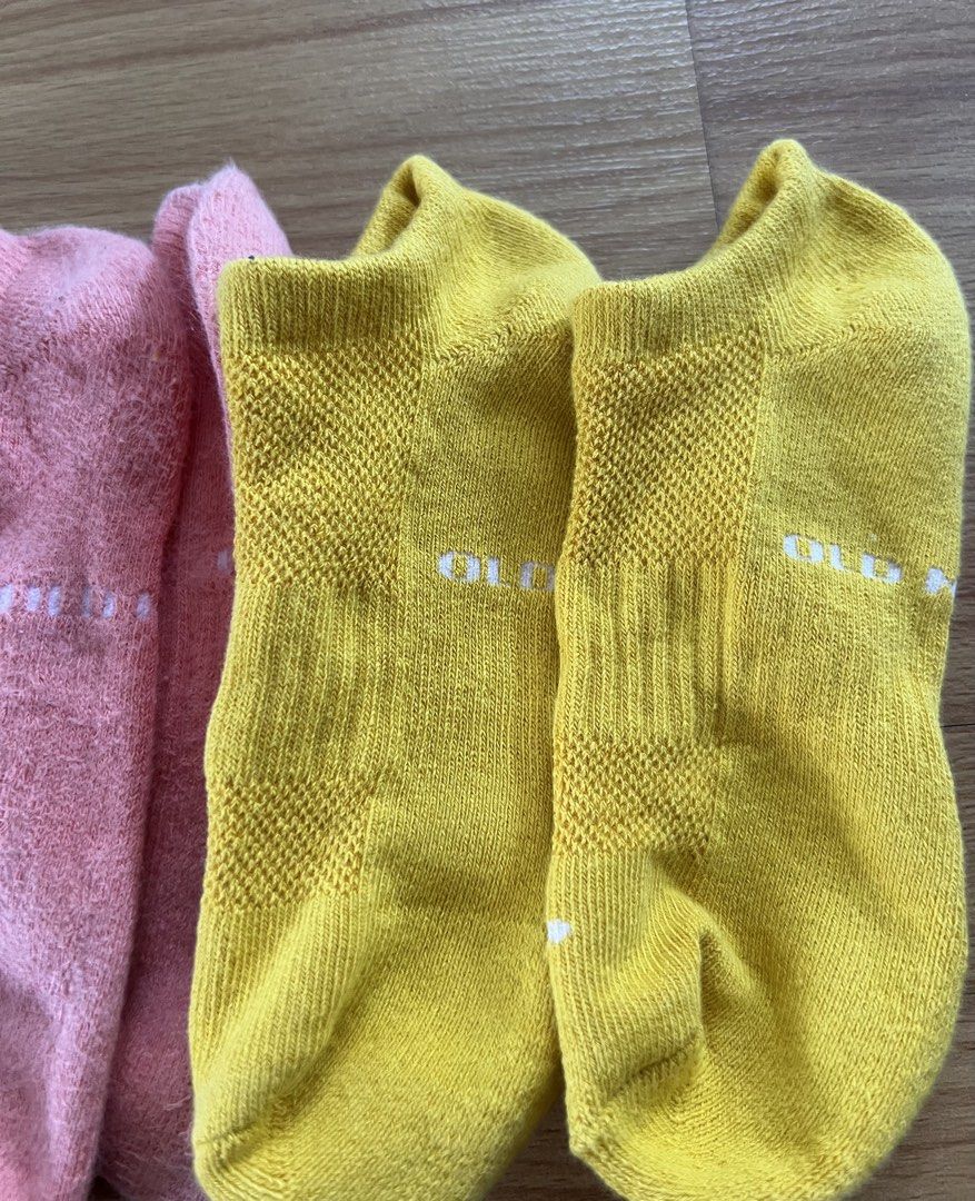 Old Navy Ankle Socks Multi Color - 5packs (Category: Socks & Tights) located in Muntinlupa City. Submitted by abbysantosss (Listing ID 1467002187, Image 3). Description: Old Navy Bundle of 5 pairs Fits 19cm-21cm.