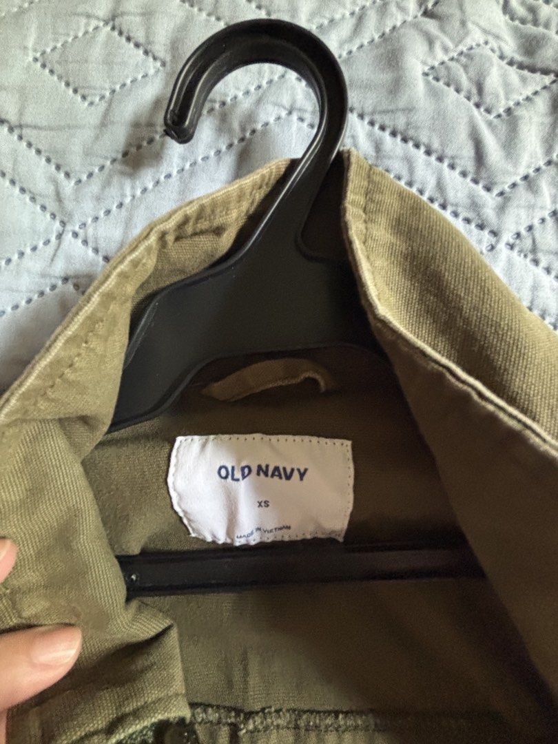 Old navy army green jacket (Category: Others Tops) located in Calamba. Submitted by rache31 (Listing ID 1467000100, Image 3). Description: Old navy army green jacket.