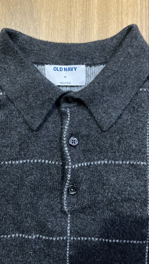 Old Navy Men's Gray Plaid (Category: Coats, Jackets and Outerwear) located in Porac. Submitted by macky.ron (Listing ID 1467158976, Image 2). Description: Length: 27.5 Width: 21 Condition: 8.5/10 Color rate: 8.5/10 Issue (s): None Complete Tags.