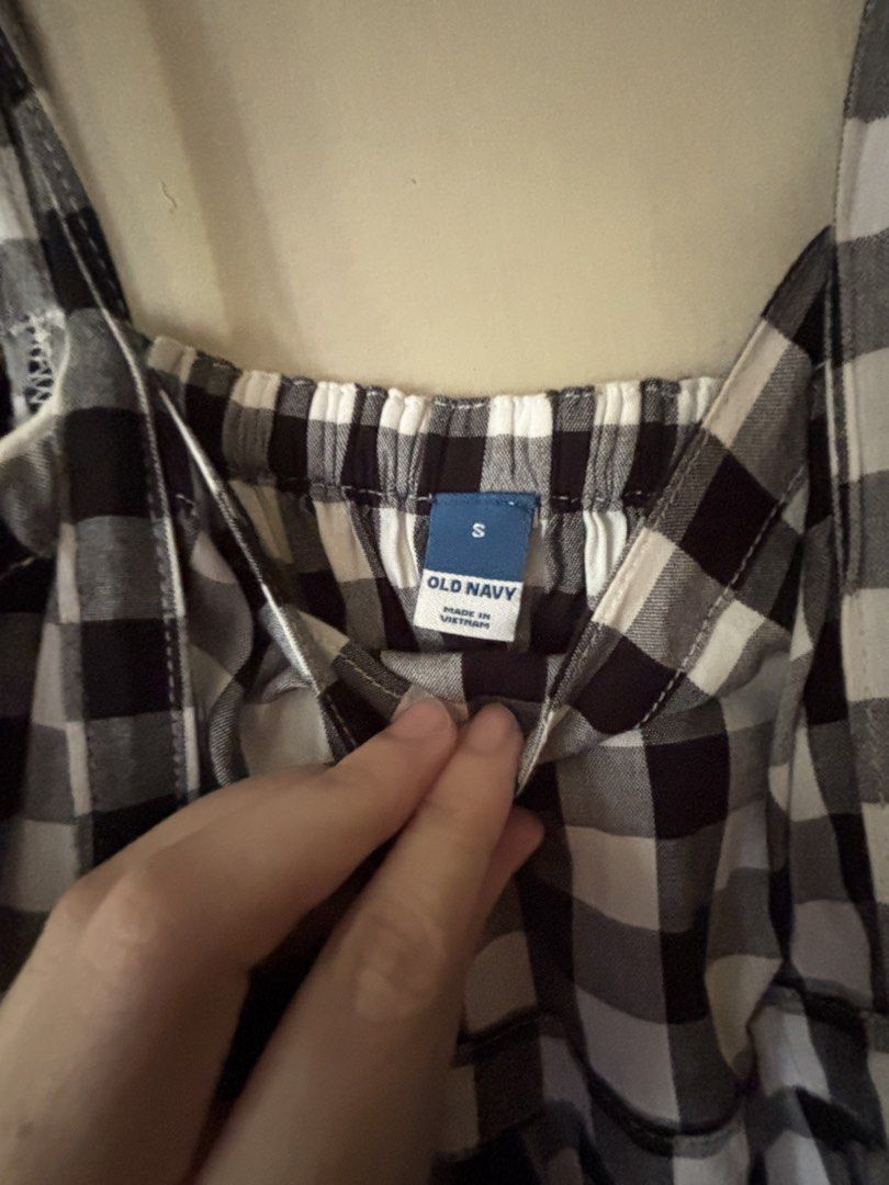 Old navy plaid dress (Category: Dresses) located in Calamba. Submitted by rache31 (Listing ID 1466999805, Image 2). Description: Old navy plaid dress.
