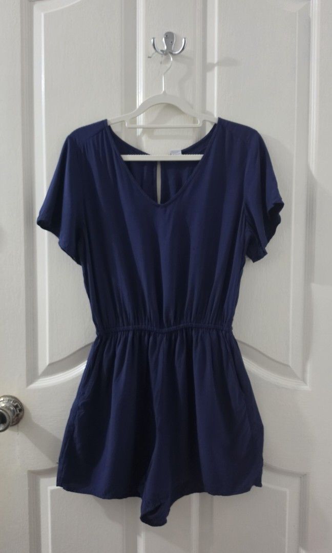 Old Navy Romper (Category: Rompers) located in Dasmarinas. Submitted by 32mimimi (Listing ID 1467082194, Image 2). Description: XS on tag. fits XS-Small.