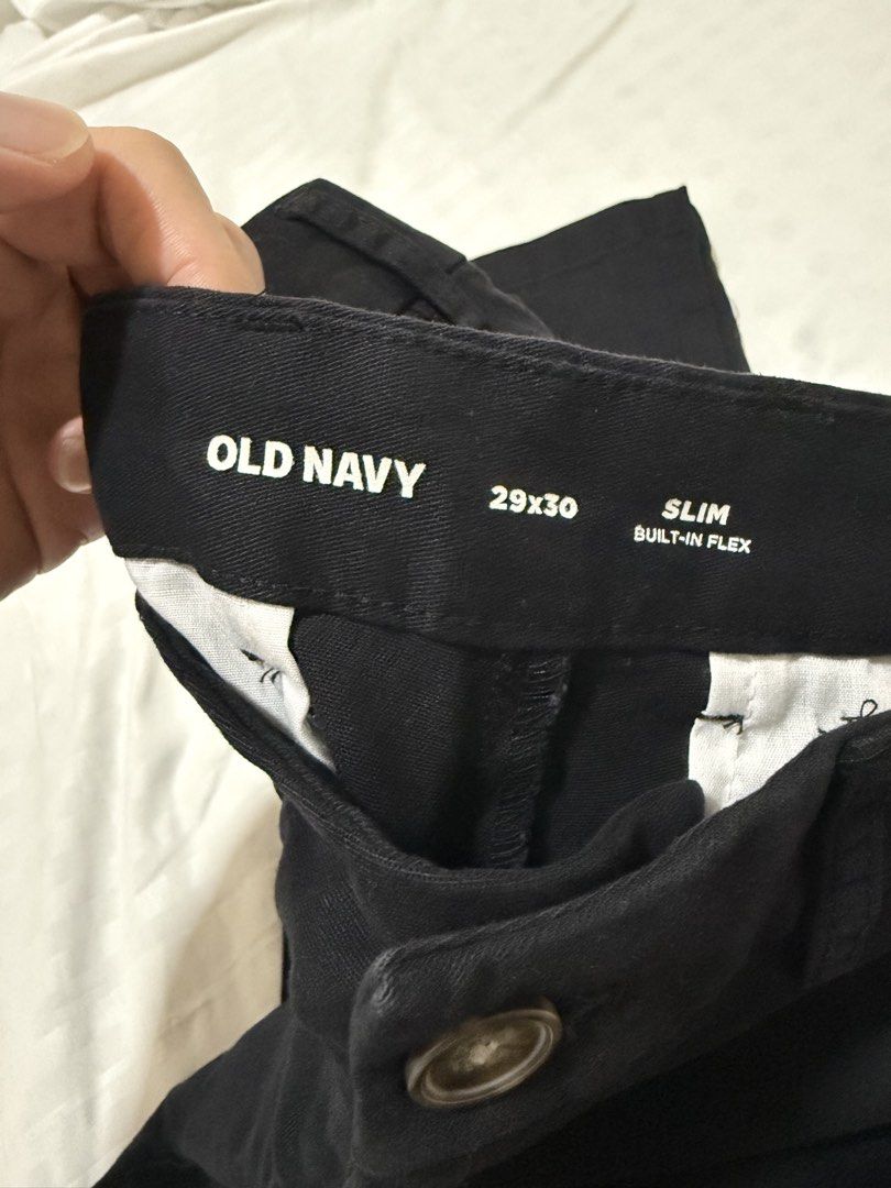 Old Navy Slim Fit Chino Pants (Category: Chinos) located in Makati City. Submitted by Praktikal (Listing ID 1467133145, Image 3). Description: Old Navy Slim Fit Pants Soft light texture Black Size 29/30 inches waist Length 39 inches Unused with tags, bought at 2,650 Not altered.