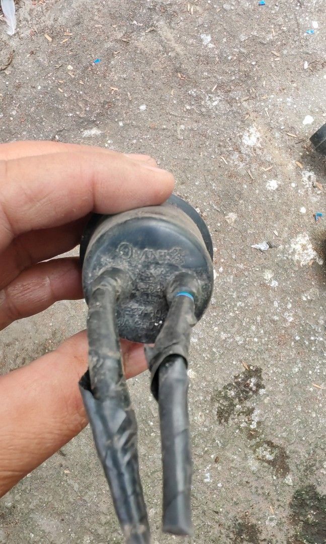 Omni lamp socket 19 pcs (Category: Everything Else Others) located in Quezon City. Submitted by plantcorner (Listing ID 1467015225, Image 3). Description: Take all 19 pcs 500 Binaklas lang sa bar Good working condition.