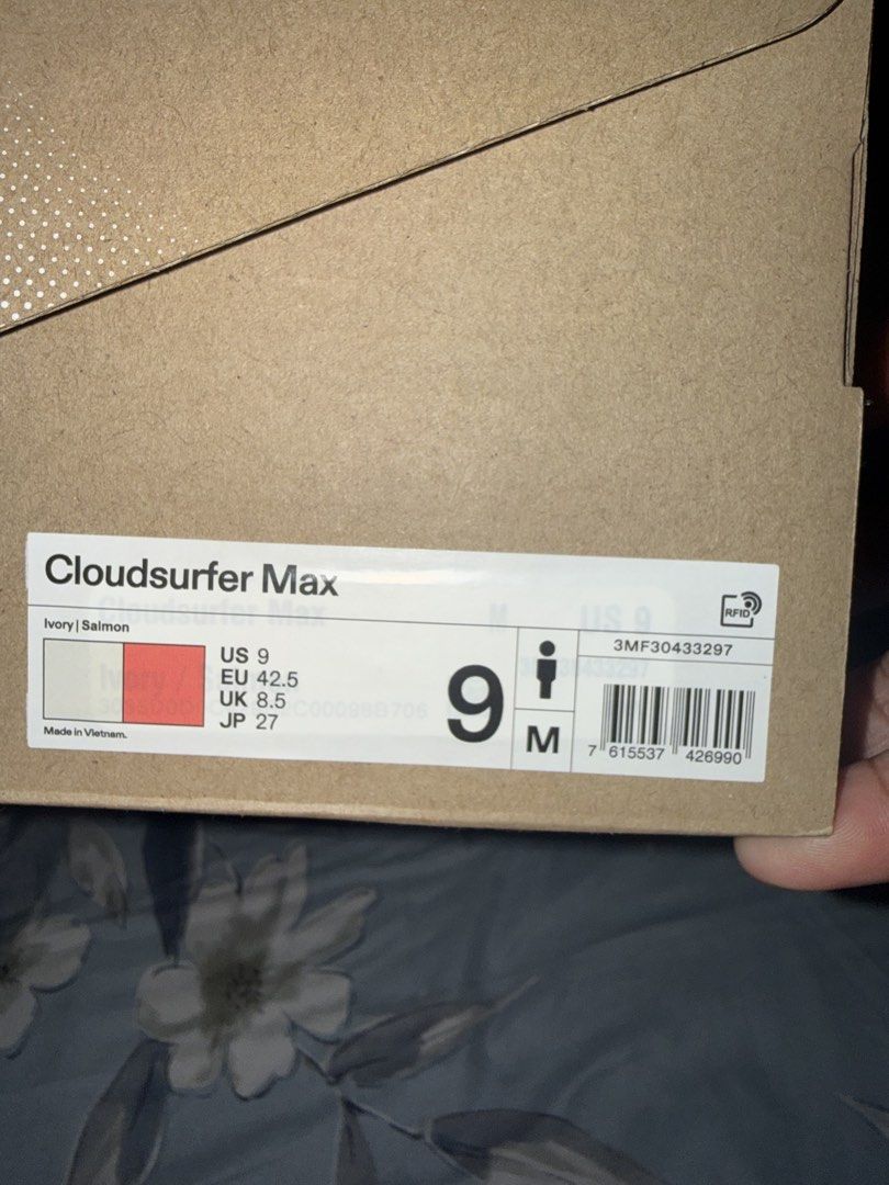 On Cloud Cloudsurfer Max 9US used (Category: Casual Shoes) located in Makati City. Submitted by iad920 (Listing ID 1467059941, Image 2). Description: Legit Used twice size 9US with online receipt Kamagong, Makati shipping: buyer.