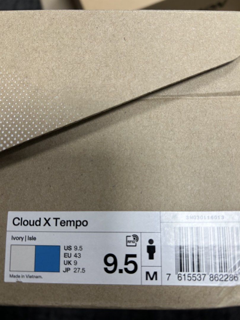 On Cloud X Tempo Ivory Isle Men US 9.5 (Category: Sneakers) located in Taguig. Submitted by jrlaz27 (Listing ID 1466980514, Image 2). Description: - Item: On Cloud X Tempo Running Shoes - Colorway: Ivory & Isle Blue - Size: US 9.5 / EU 43 / UK 9 / JP 27.5 - Upper: Breathable and lightweight mesh - Sole: Signature CloudTec cushioning for ultimate comfort - Inclusions: Complete with original box.