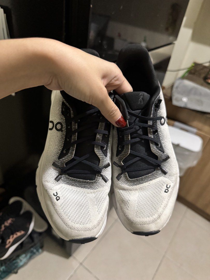 On Cloudtilt White Black Sneakers (Category: Sneakers) located in Paranaque City. Submitted by mela.cabansay (Listing ID 1467167503, Image 1). Description: On Cloudtilt Size US 7.5W No issue, just needs cleaning RFS: Decluttering Negotiable for sure buyer!.