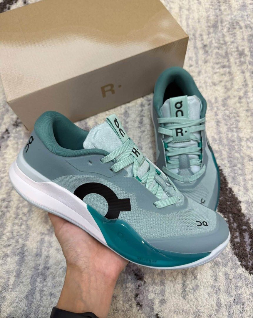On the Roger Pro 3 (Category: Sneakers) located in Manila. Submitted by aiman_sole5 (Listing ID 1467150221, Image 1). Description: ₱2300 - with box included Available size: 36. 37. 38. 39. 40 41. 42. 43. 44. 45 📍Binondo, Manila - Lalamove available (same day delivery) - JNT shipping available .
