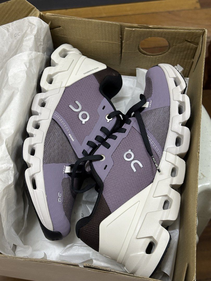 ON Womens Cloudflyer 4 Shark Pearl US 7 (Category: Sneakers) located in Manila. Submitted by declutteringlot (Listing ID 1466976404, Image 2). Description: Never worn With box.