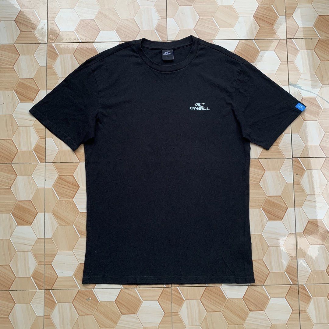 O’neill Circle Surfer❗️ (Category: Tshirts & Polo Shirts ) located in Cebu City. Submitted by darrylopon12219 (Listing ID 1467034186, Image 1). Description: Orig💯 As New Condition No Issue Size large Color Rate:9.9/10 Dimes:W22 L31 -Need Wash 📍 CONSOLACION, CEBU ‎🚚 ship via J&T ‎DM NOW📩 ‎.