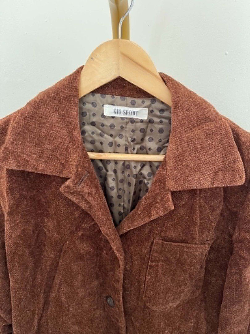 Orange Textured Blazer (Category: Coats, Jackets and Outerwear) located in Mexico. Submitted by studioleraph (Listing ID 1467080989, Image 2). Description: ‼️199 EACH ONLY 🩷 Measurements: Shoulder: 17 Chest: 20 Length: 28 Arm Hole: 18 🛍️ Perfect for your personal wardrobe or reseller business 🫶 👗 The actual item being sold is the original garment shown in the product photos. Small differences in fit, drape, color, texture, or details may occu