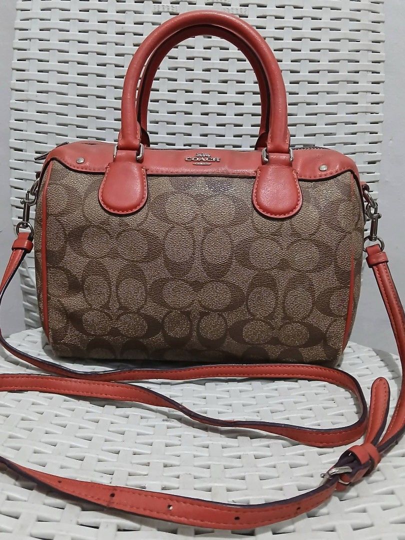 ORIG COACH ROWAN TWO-WAY🔥❤️ (Category: Activewear) located in Manila. Submitted by jecelstylebags (Listing ID 1467142133, Image 1). Description: ORIG COACH ROWAN TWO-WAY🔥❤️.