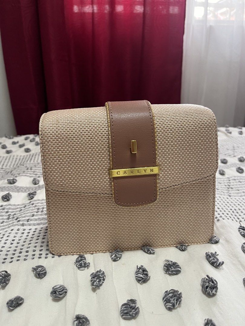 Original Carlyn Bag (Category: Cross-body Bags) located in Taguig. Submitted by norie.m (Listing ID 1467094409, Image 1). Description: Original Carlyn bag from Korea, neve used just kept in the house. Only 4300. .